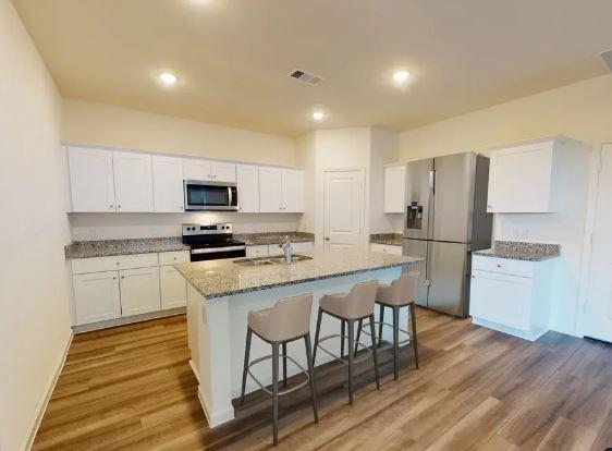 601 Lagoon DR