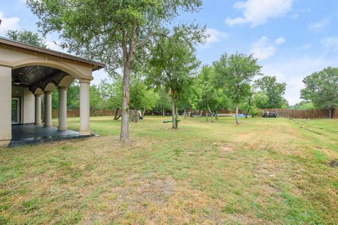 A home in Del Valle