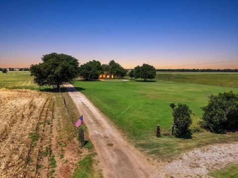 Photo of 792 Evening Star, McGregor, TX 76657 (MLS # 1905031)