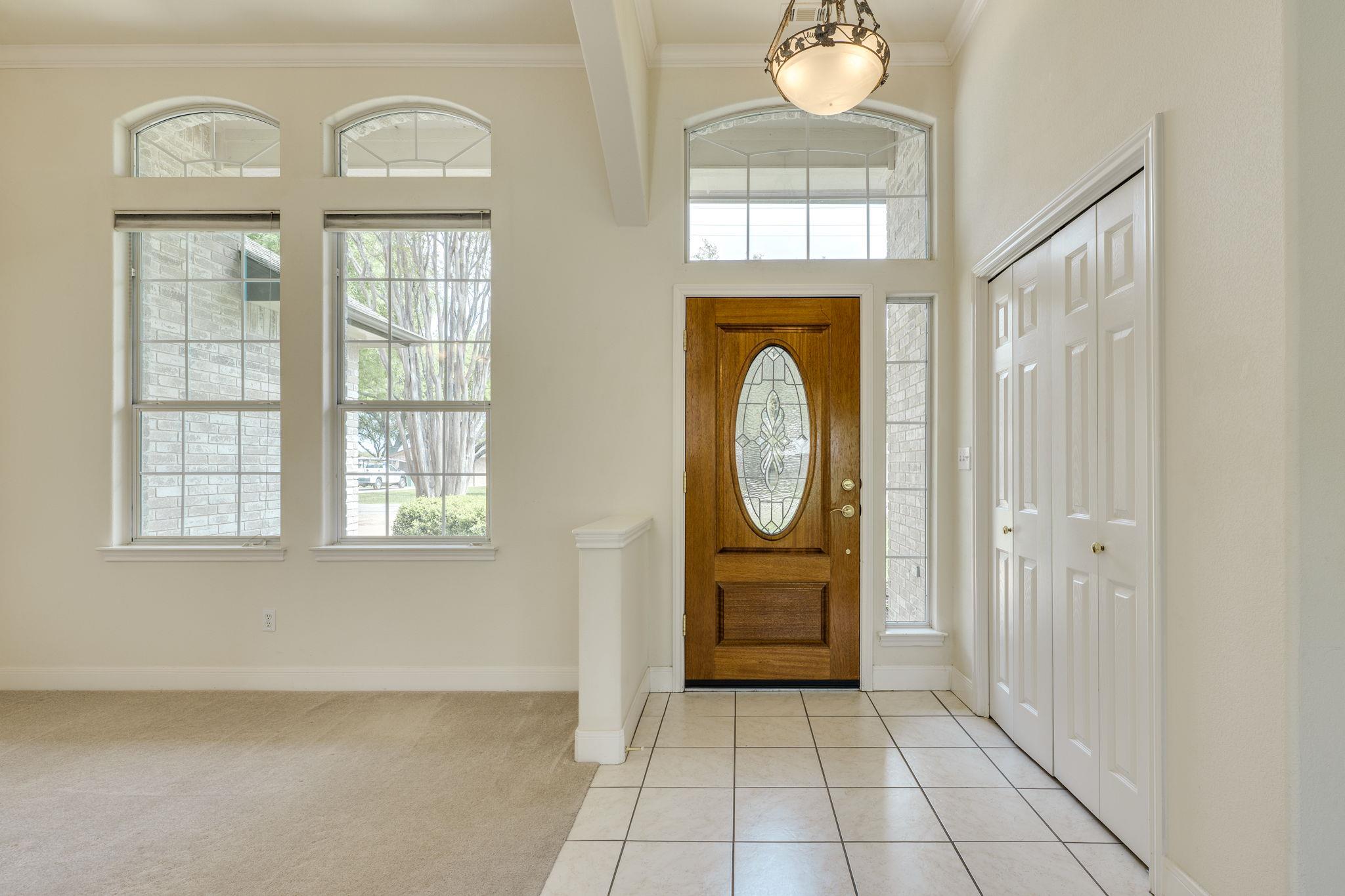 207 Flamingo CIR