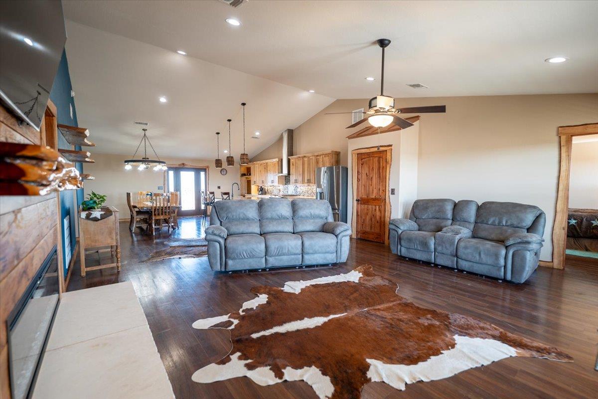 1825 Savanna Ridge Ranch RD