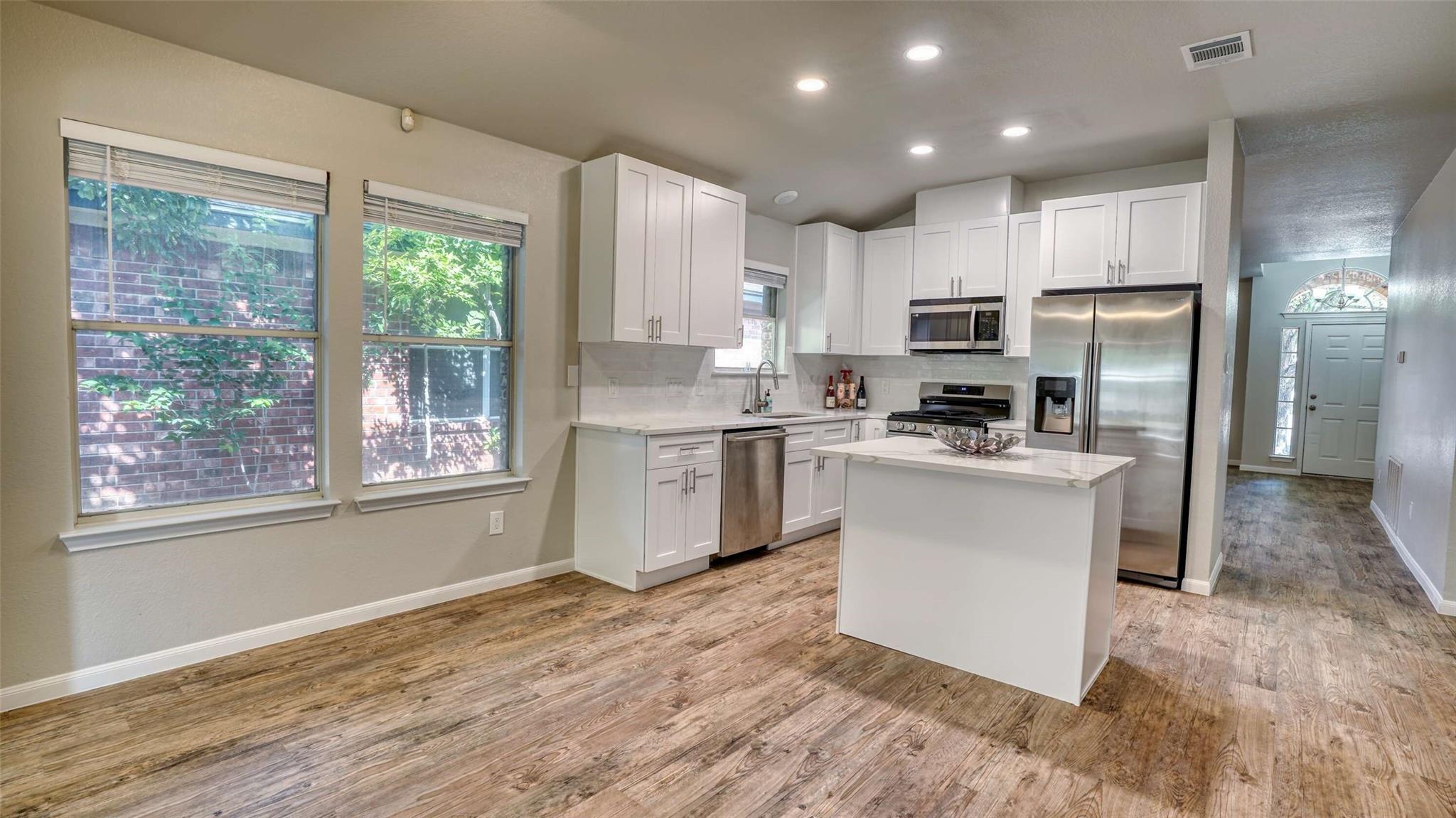 711 House Creek DR