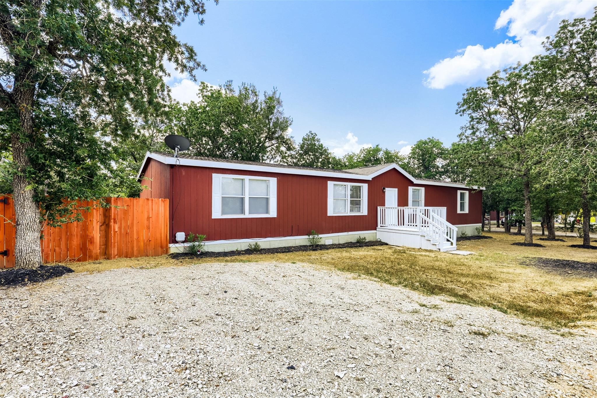 1017 Rosewood DR