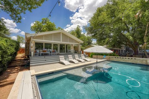 1304 S Lakeside DR Burnet TX 78611