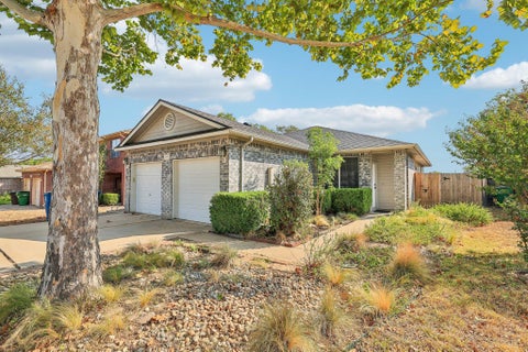 Photo of 2409B Curry Loop LOOP, Round Rock, TX 78664 (MLS # 9889797)