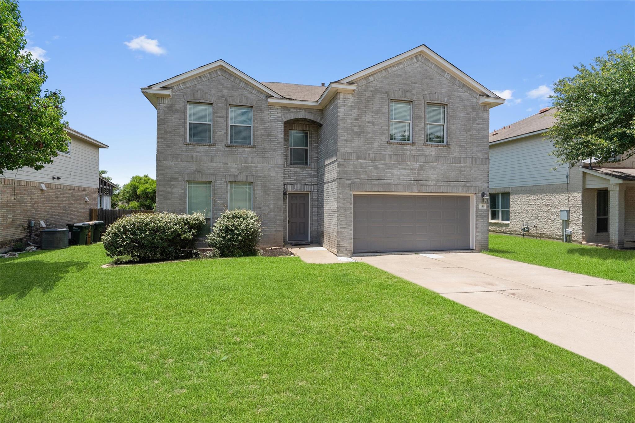198 Covent DR