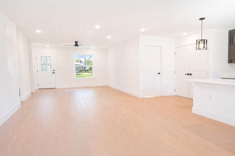Tiny photo for 6706 Cruz ST, Austin, TX 78741 (MLS # 8683378)