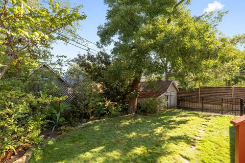 Tiny photo for 516 Lockhart DR, Austin, TX 78704 (MLS # 3743682)