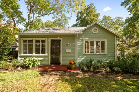 Photo of 516 Lockhart DR, Austin, TX 78704 (MLS # 3743682)