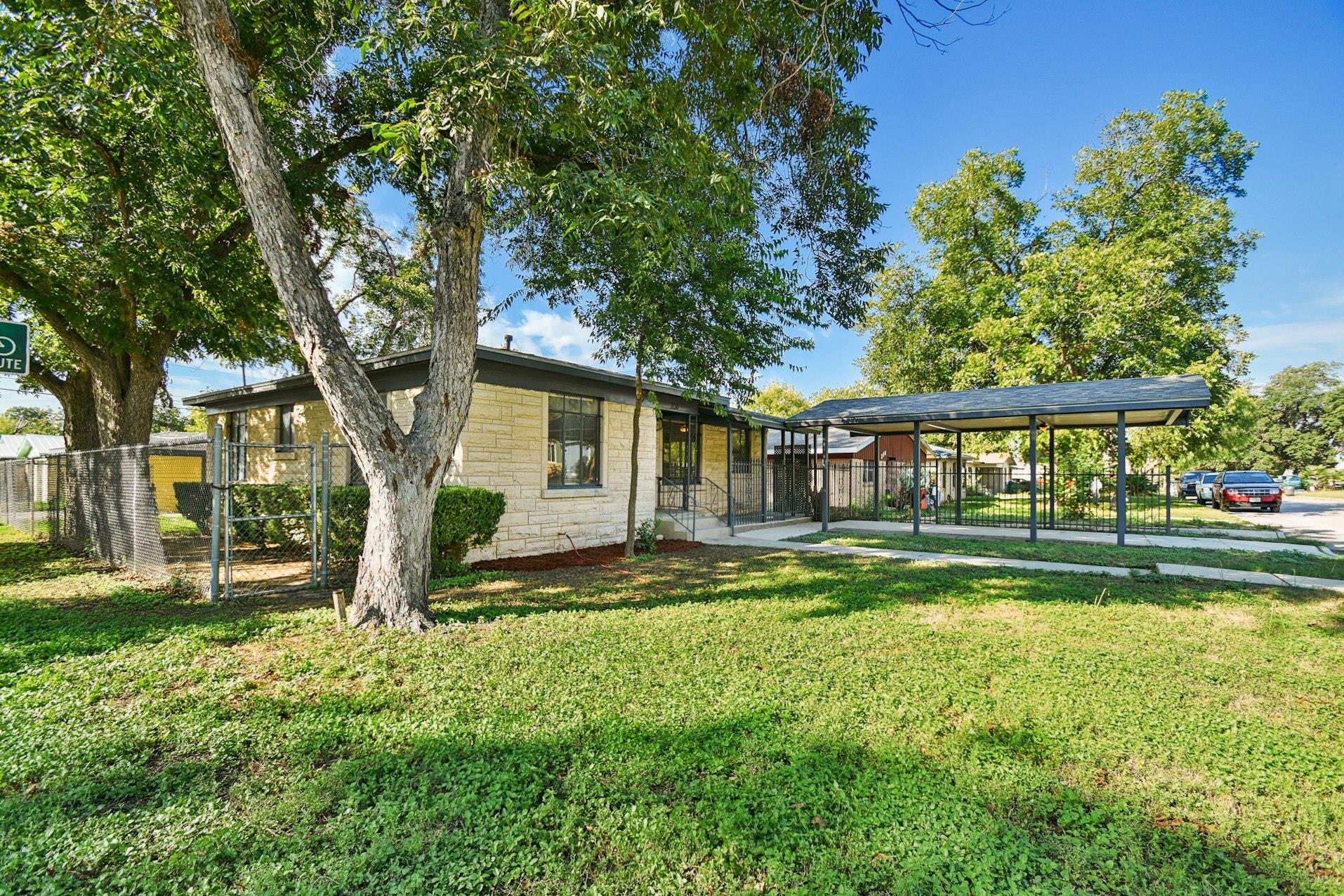 350 Cosgrove St