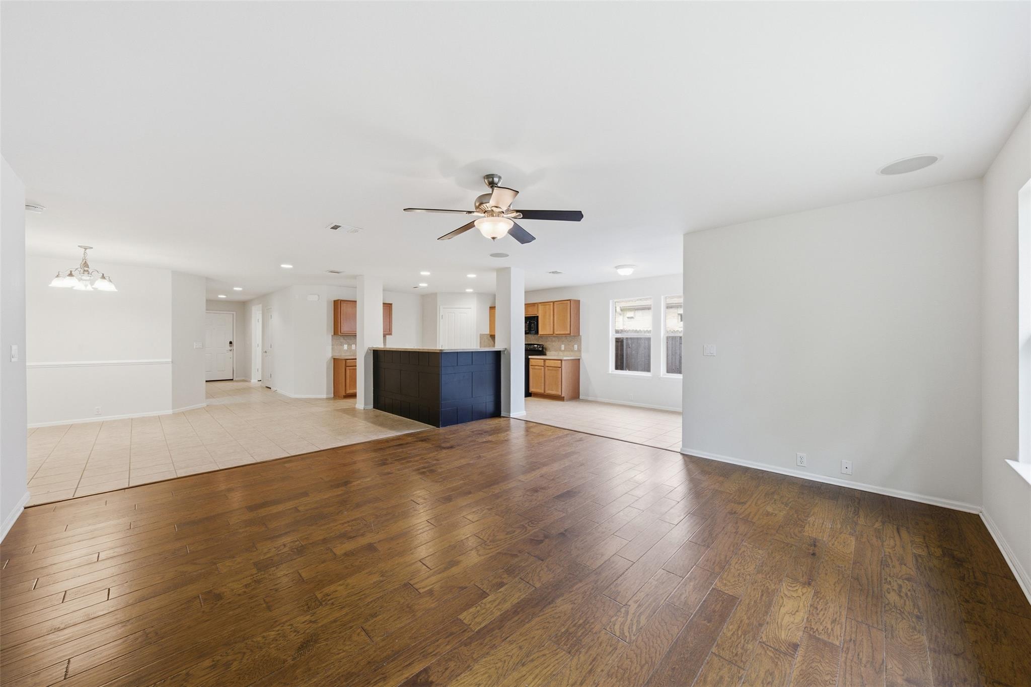 725 Kingfisher LN