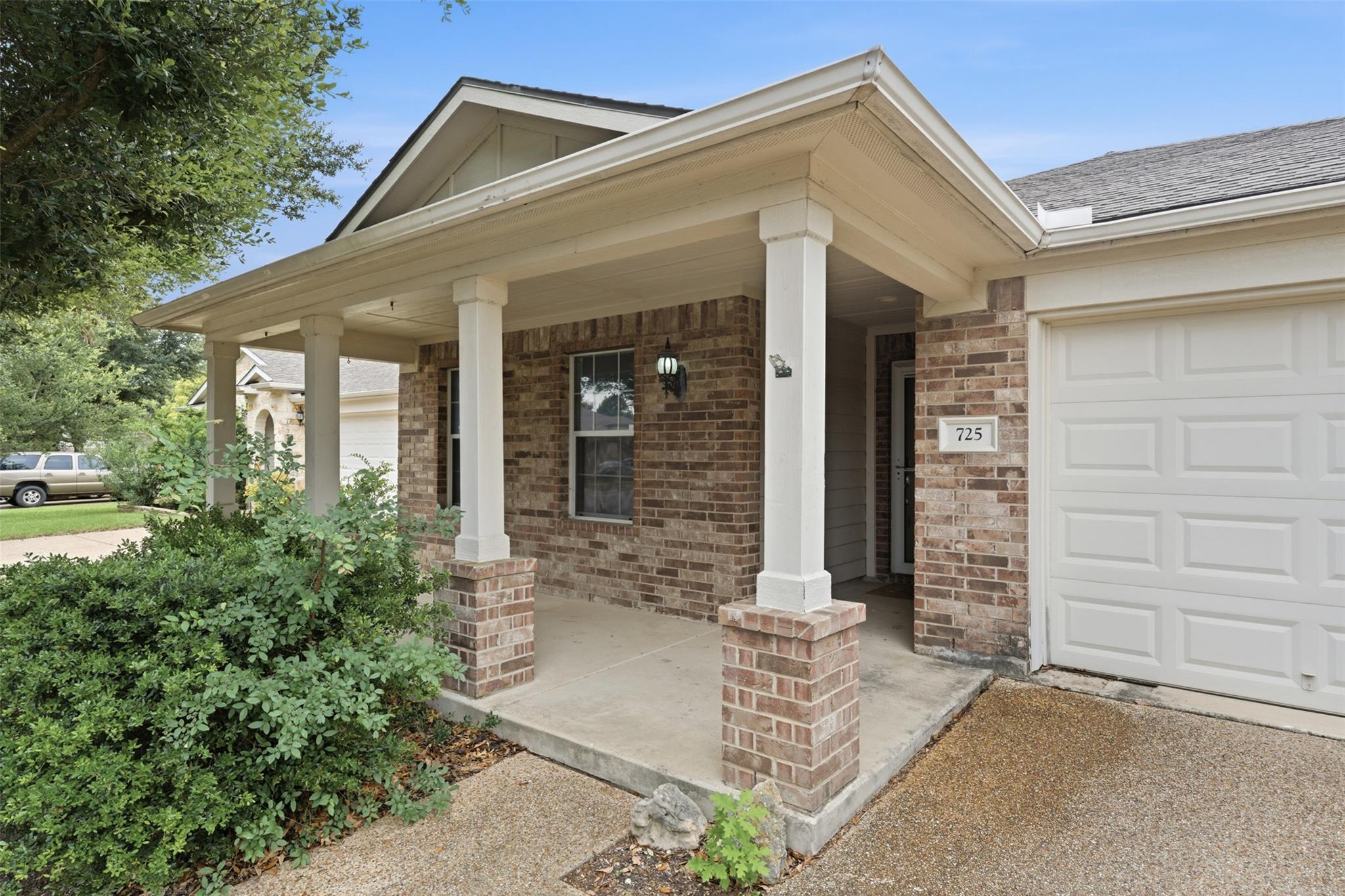 725 Kingfisher LN