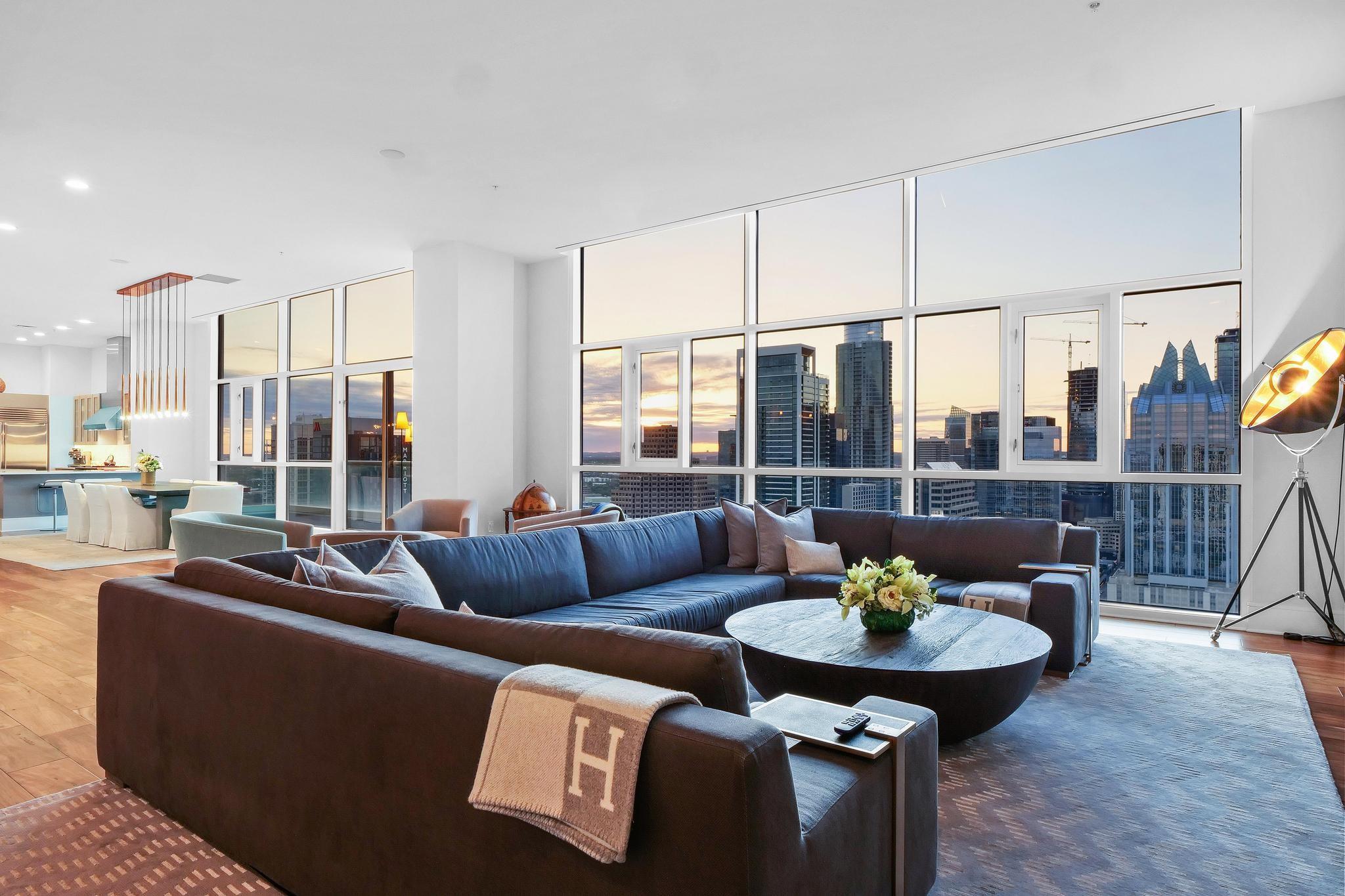 555 E 5th ST 3022

                                                                             Austin                                

                                    , TX - $2,999,999
