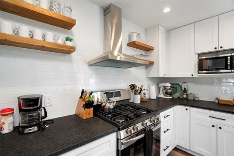 Tiny photo for 2613 Carnarvon LN, Austin, TX 78704 (MLS # 5055729)