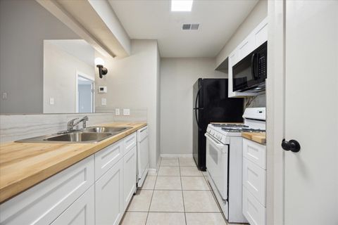 Tiny photo for 5300 B McCandless St. ST #B, Austin, TX 78756 (MLS # 8369920)