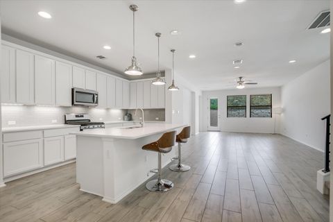 9106 Moonstone DR Austin TX 78729