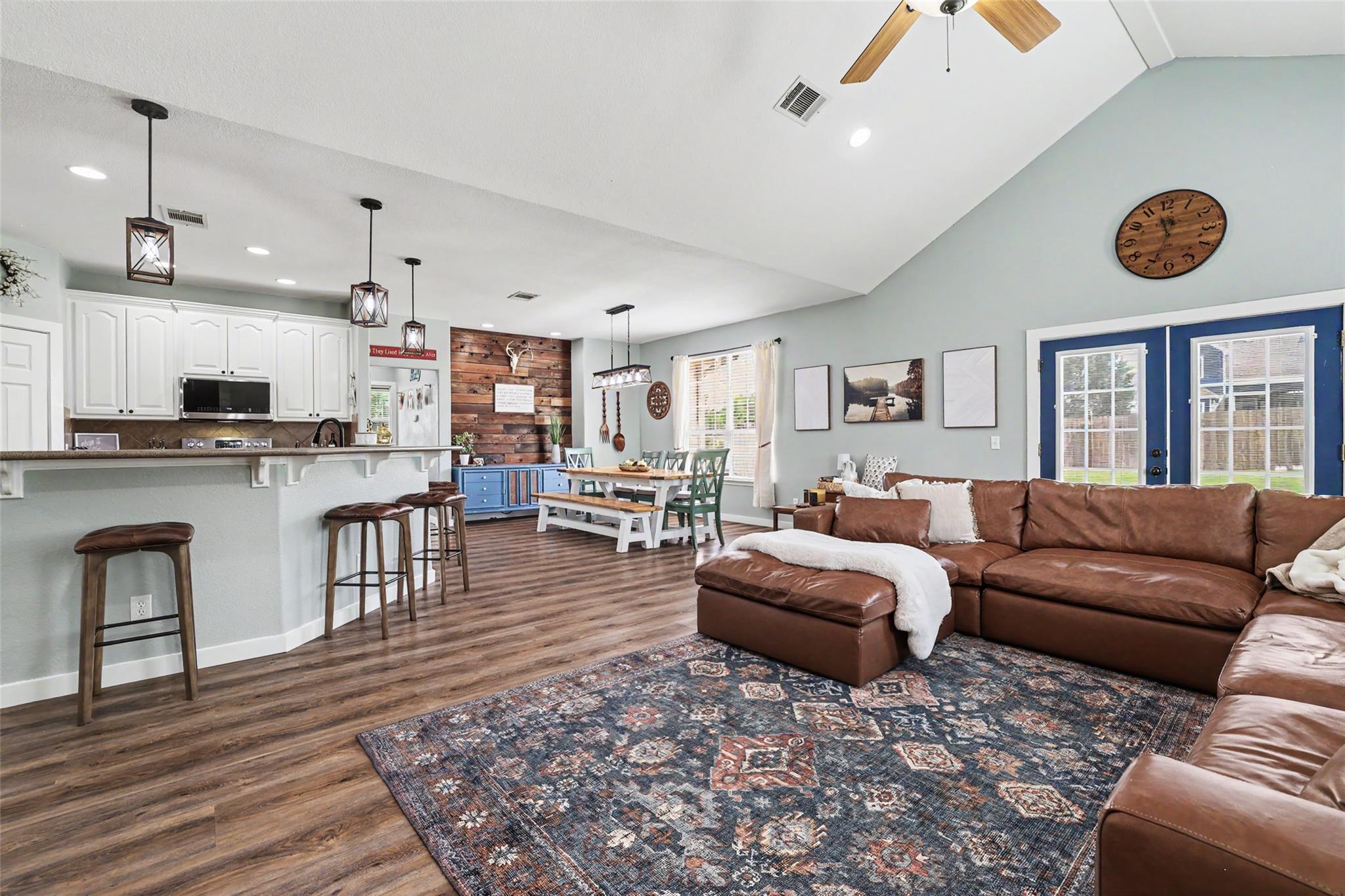 201 Christine LN