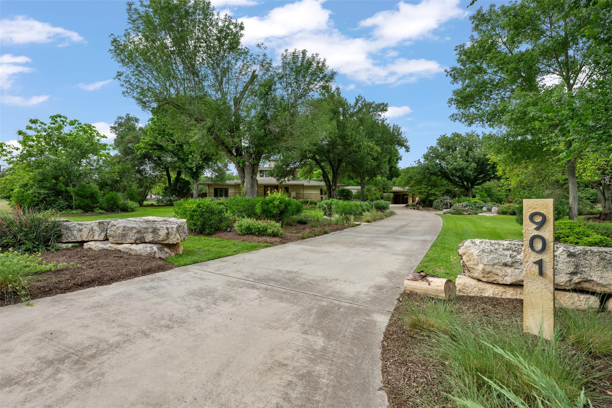 901 Brushy Bend DR