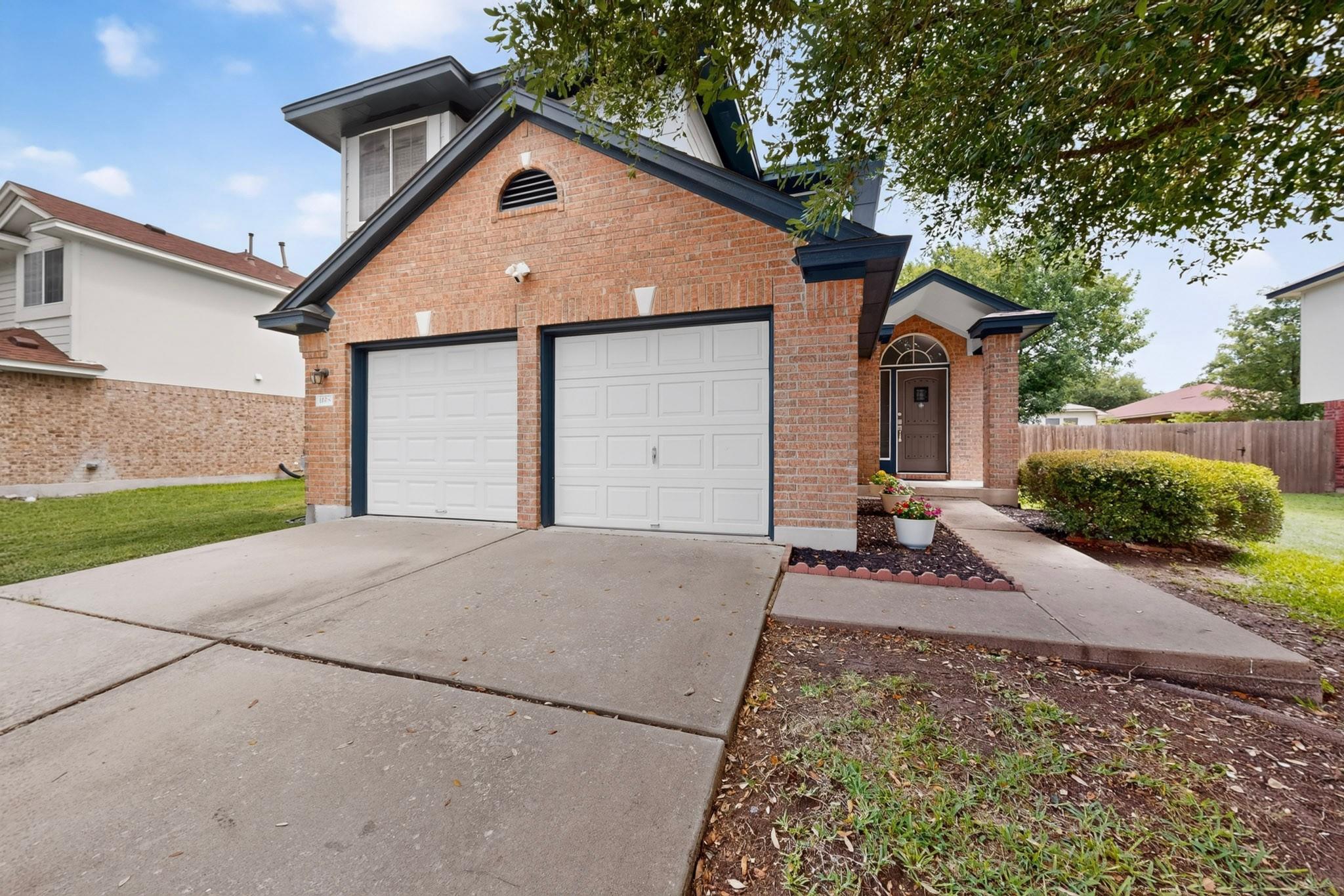 1618 Mentone DR
