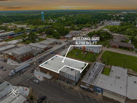 Photo of 106 W Cameron Ave, Rockdale, TX 76567 (MLS # 8775518)