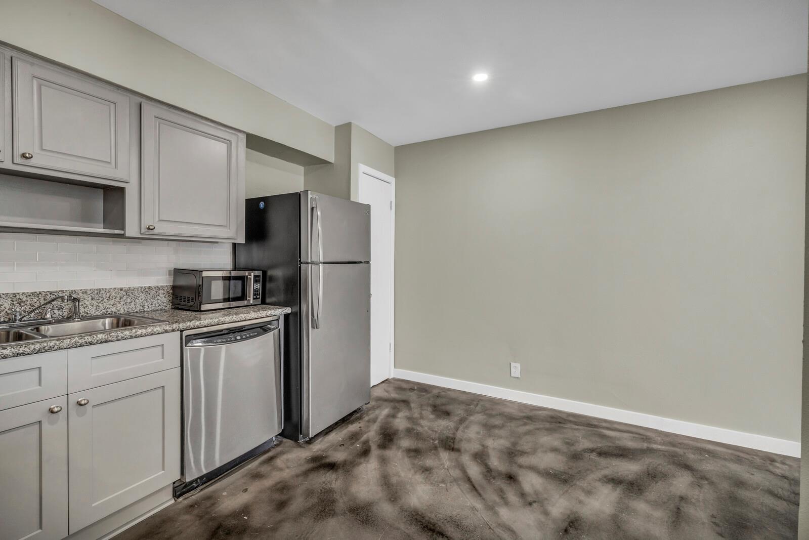 2808 Skyway CIR 101