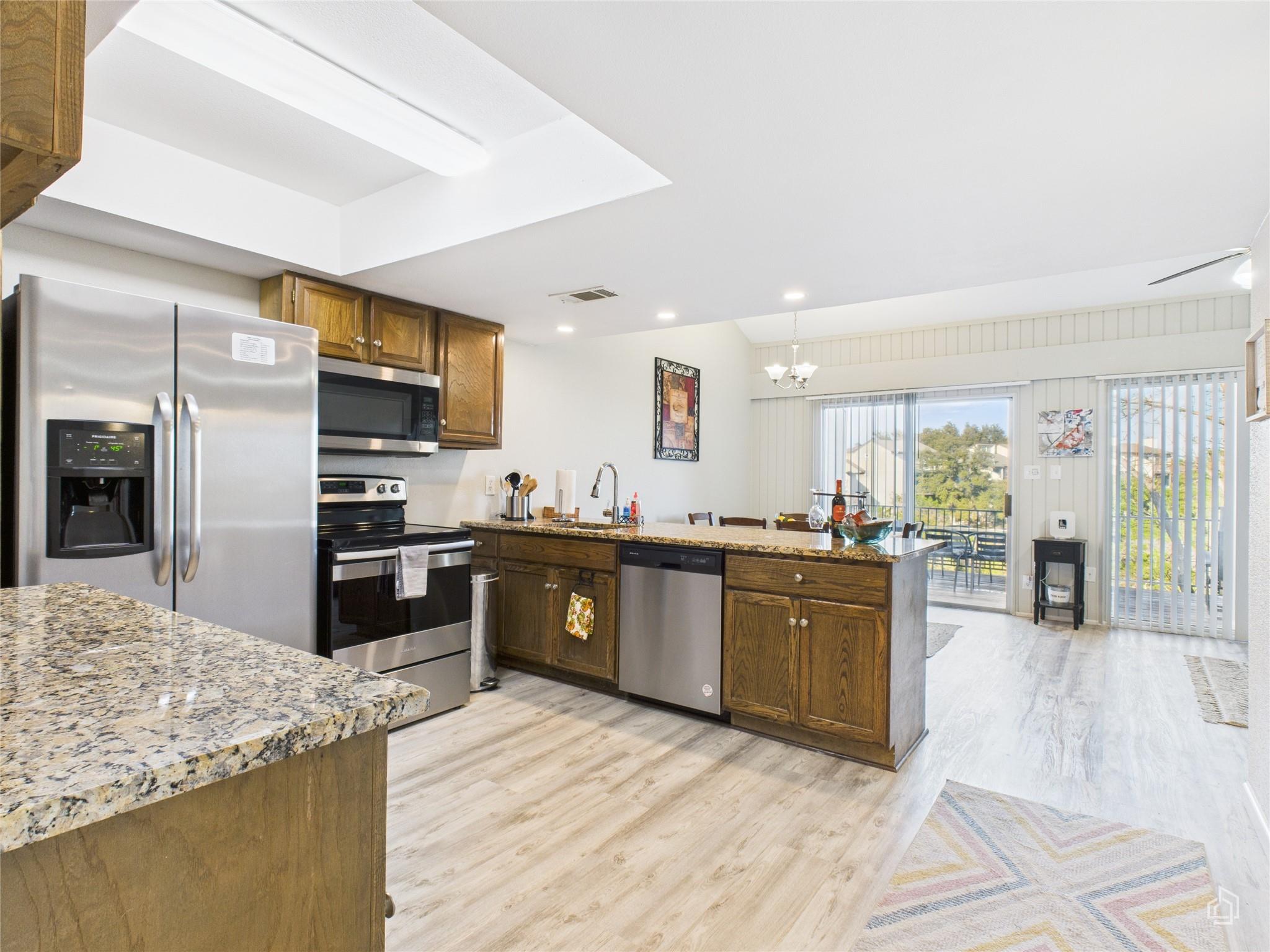 121 Comanche PT