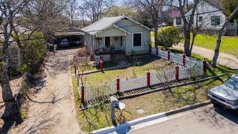 Photo of 2811 E 22nd ST, Austin, TX 78722 (MLS # 9321851)