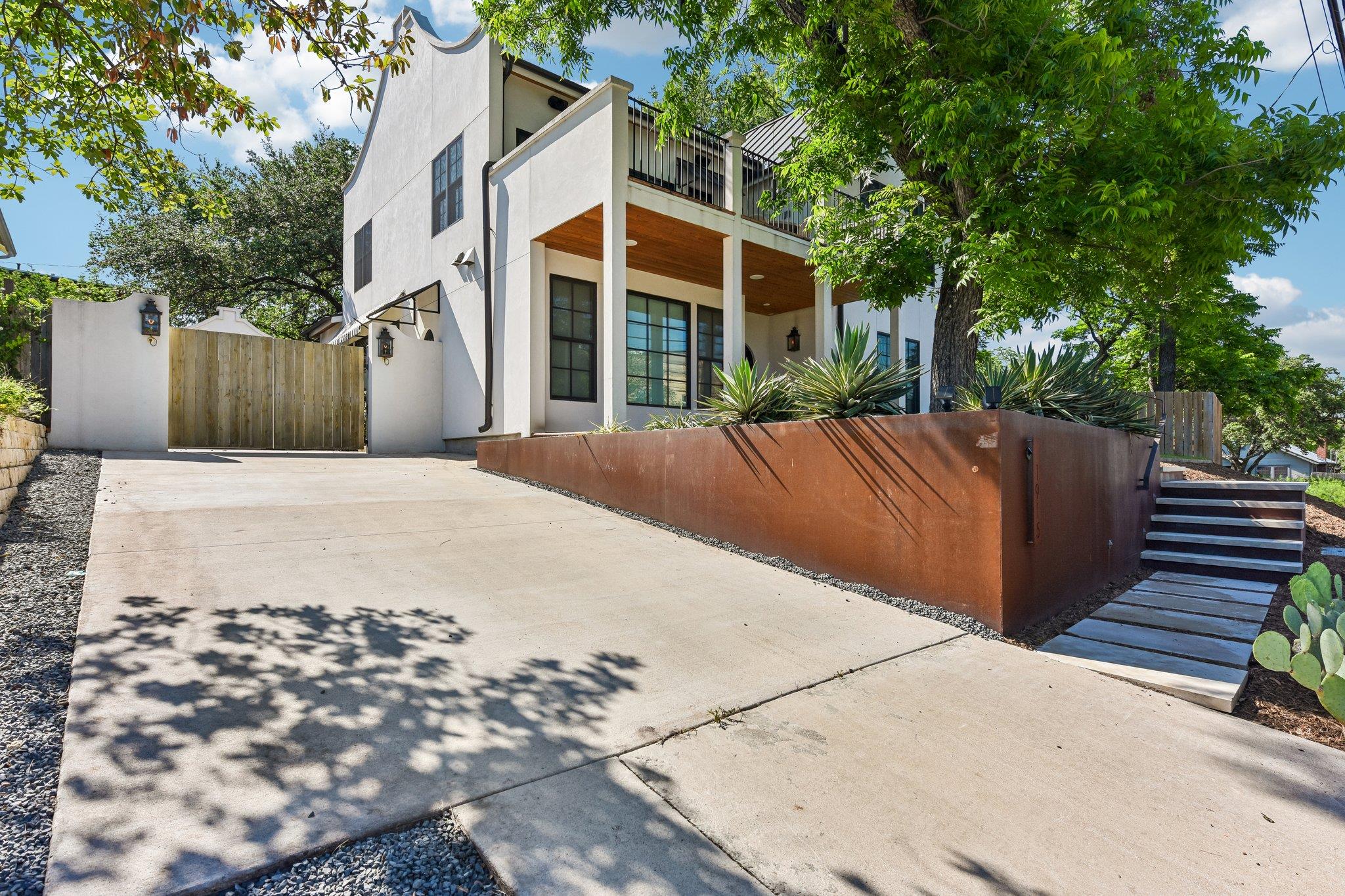 1915 Brackenridge ST