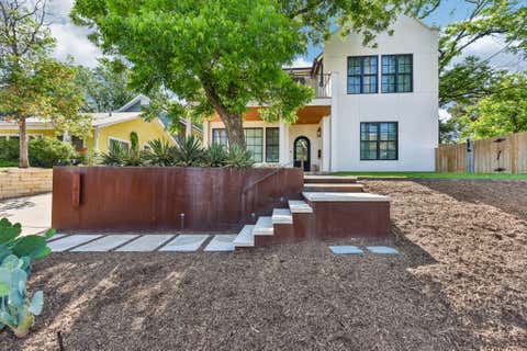 Photo of 1915 Brackenridge ST, Austin, TX 78704 (MLS # 2386709)