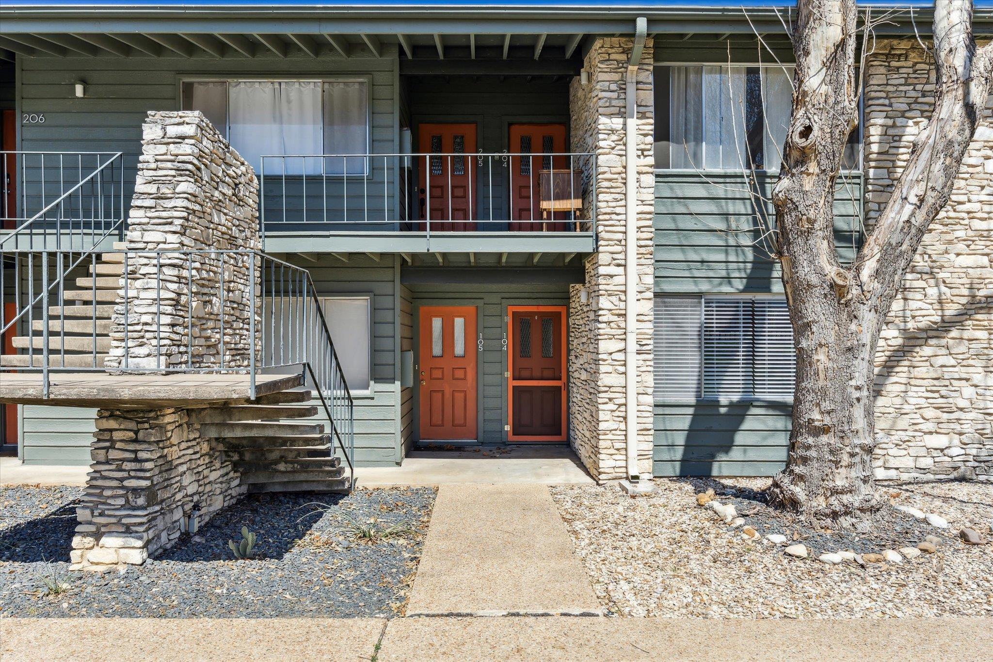 1304 Mariposa DR 104