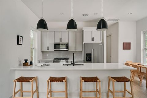 Photo of 2209 woodland Ave #401, Austin, TX 78741 (MLS # 7600919)