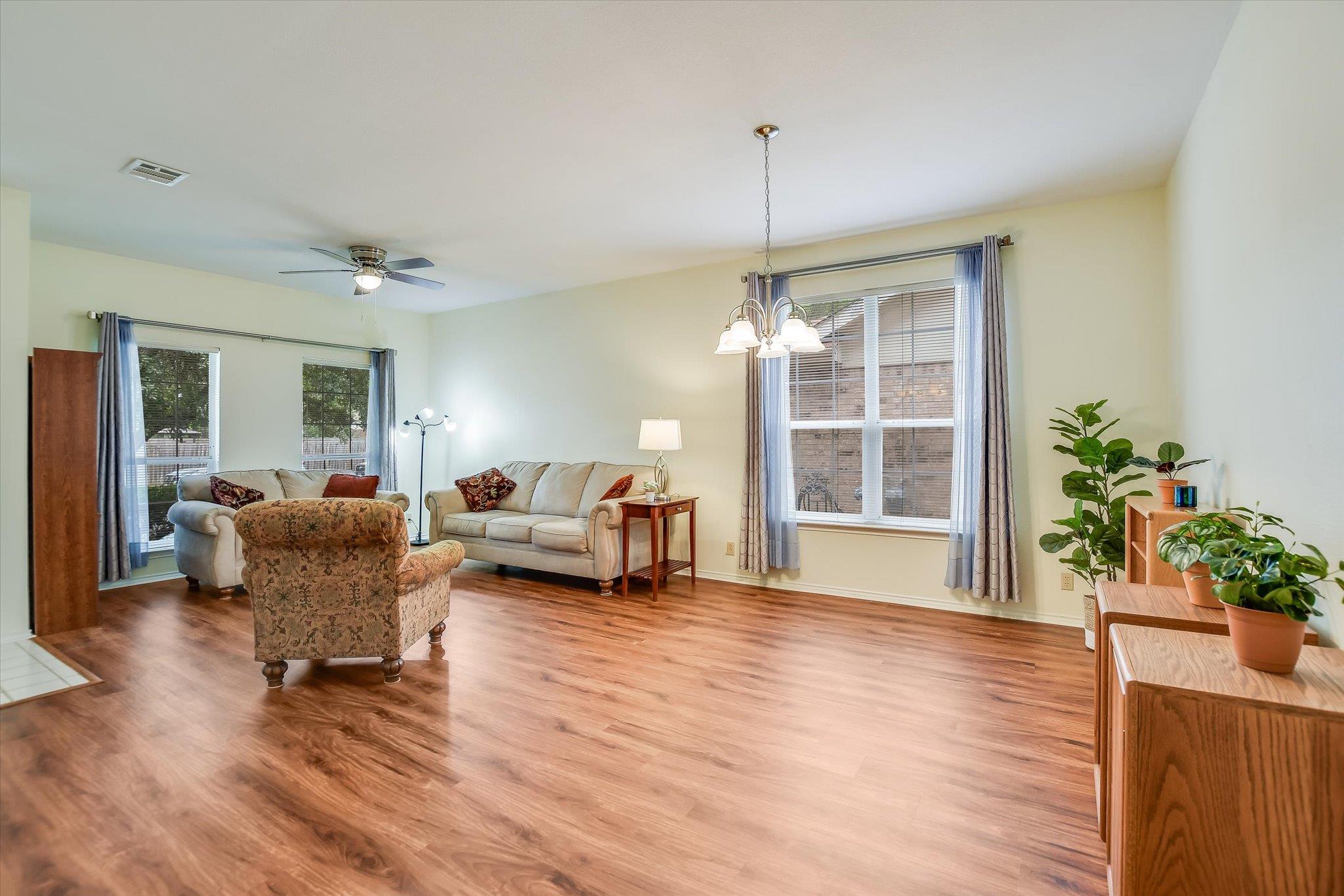 1506 Suzi LN