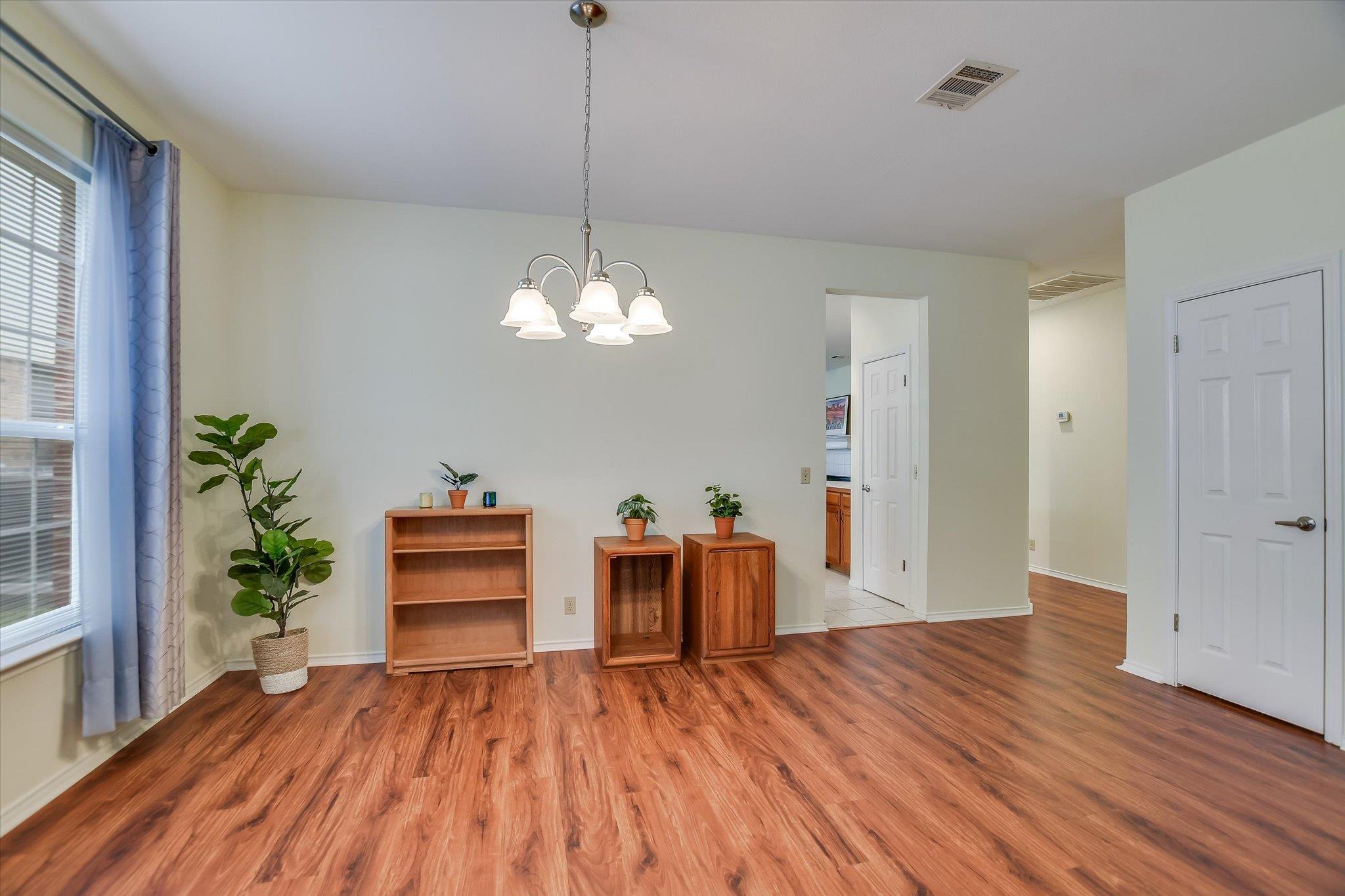 1506 Suzi LN