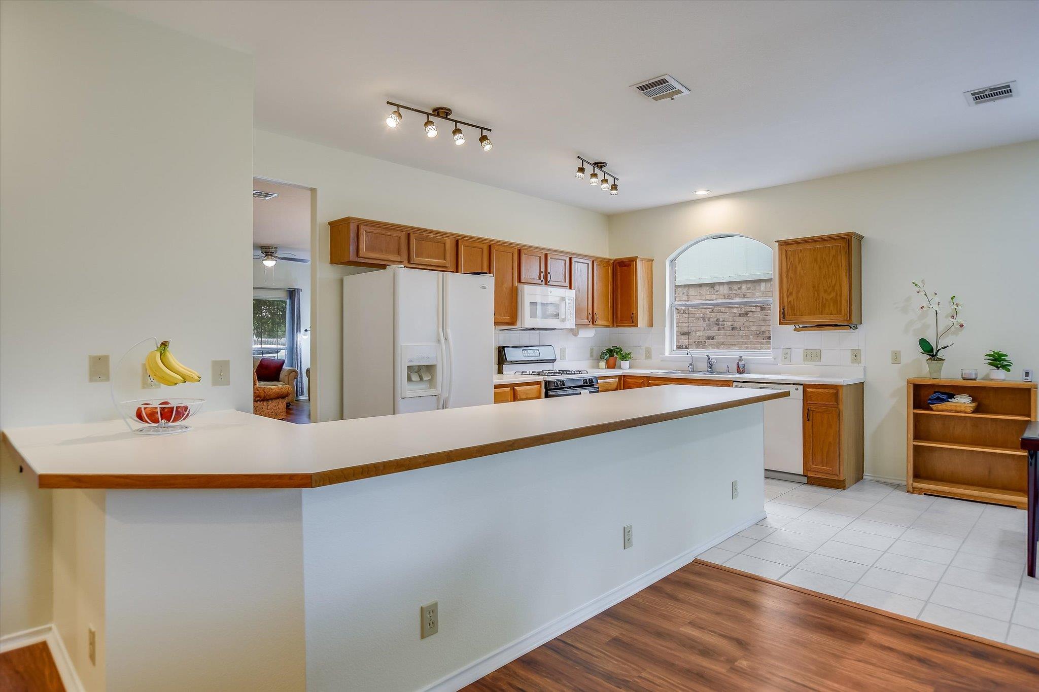 1506 Suzi LN