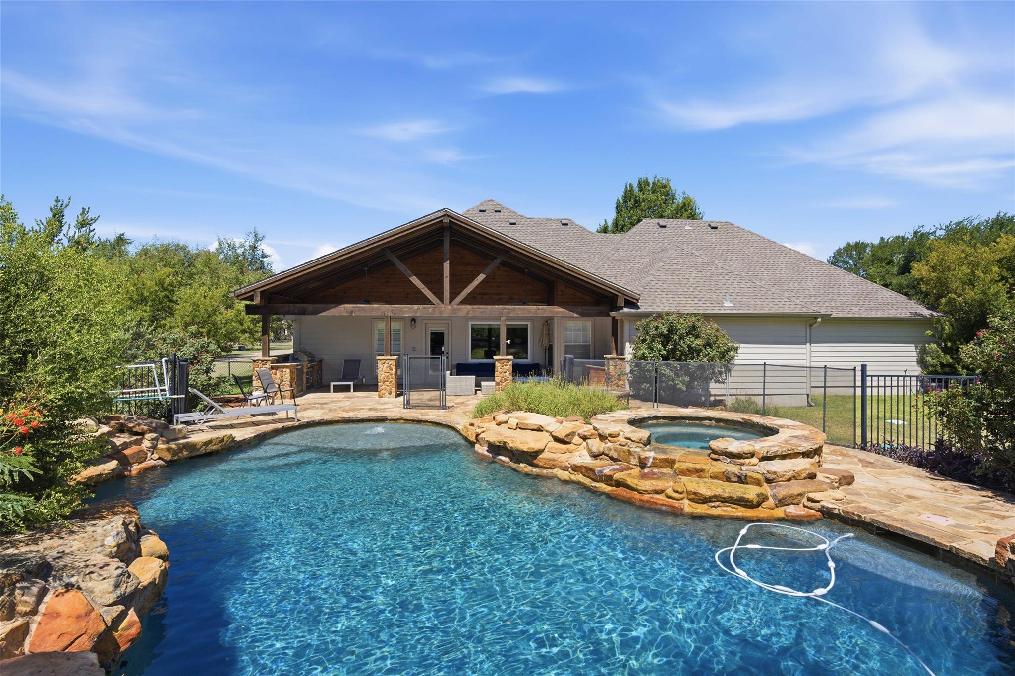 209 Park Place DR