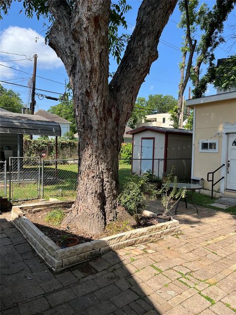 Tiny photo for 68 Mildred ST, Austin, TX 78702 (MLS # 9763852)