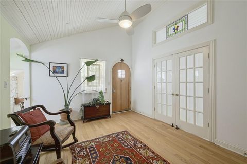 Photo of 68 Mildred ST, Austin, TX 78702 (MLS # 9763852)
