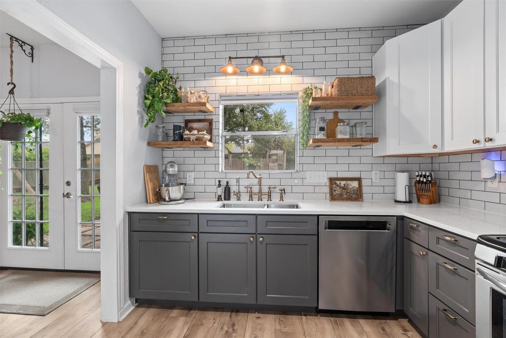 Photo of 1209 York Castle DR, Pflugerville, TX 78660 (MLS # 4027264)