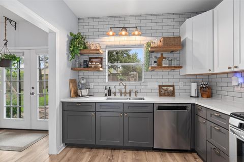 Photo of 1209 York Castle DR, Pflugerville, TX 78660 (MLS # 4027264)