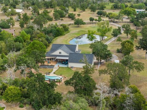 A home in La Grange