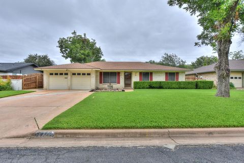 Photo of 2200 Kenbridge DR, Austin, TX 78757 (MLS # 9080630)