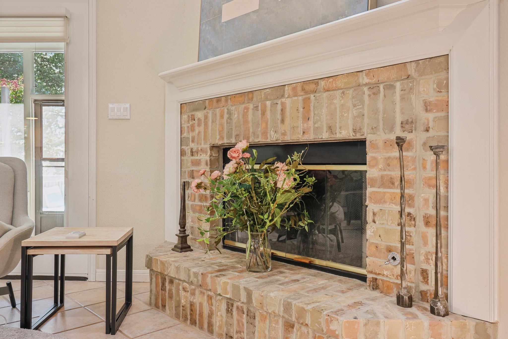 617 Evergreen LN