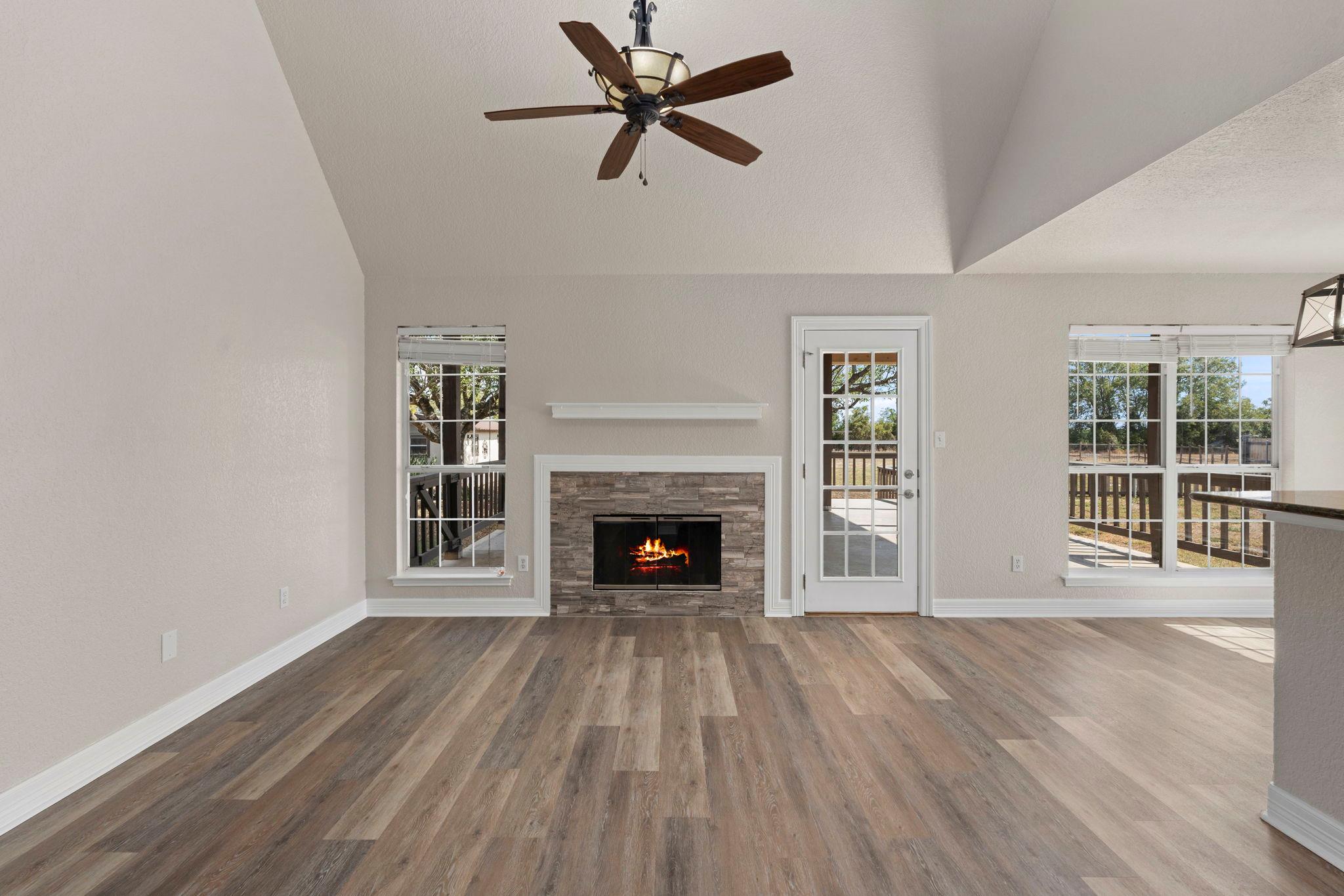 441 Thomas DR