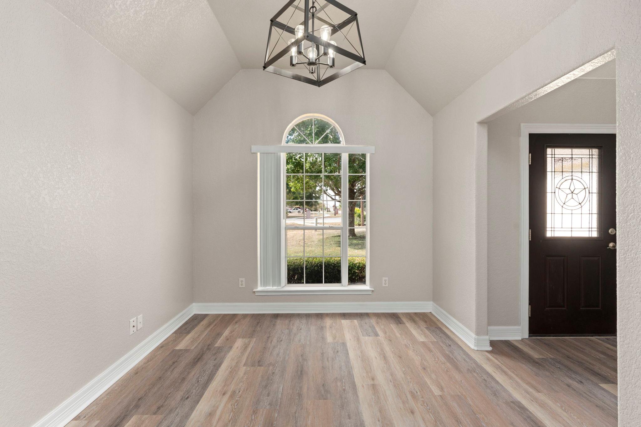 441 Thomas DR