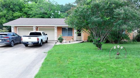 Photo of 606 E Liberty Ave, Round Rock, TX 78664 (MLS # 5025150)