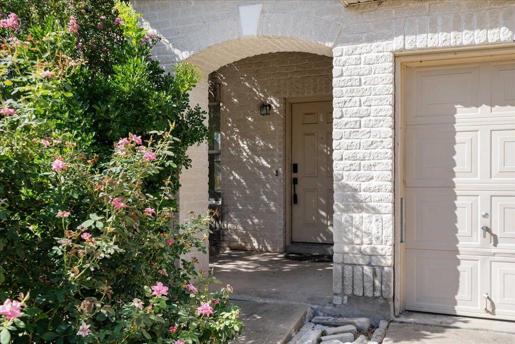 13108 Dearbonne DR