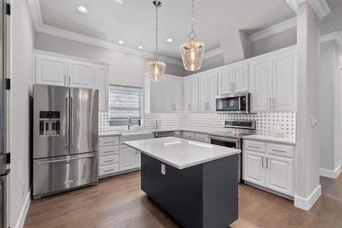 Tiny photo for 8 Cove Creek LN, Austin, TX 78738 (MLS # 4689594)