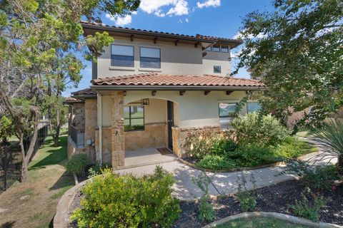 Photo of 8 Cove Creek LN, Austin, TX 78738 (MLS # 4689594)