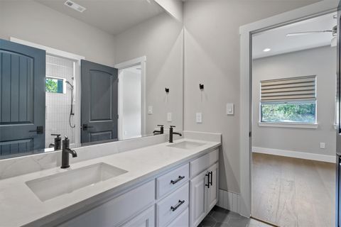 Tiny photo for 8 Cove Creek LN, Austin, TX 78738 (MLS # 4689594)