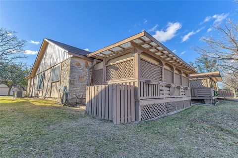 Tiny photo for 33 Oaks PL, Lago Vista, TX 78645 (MLS # 6000148)
